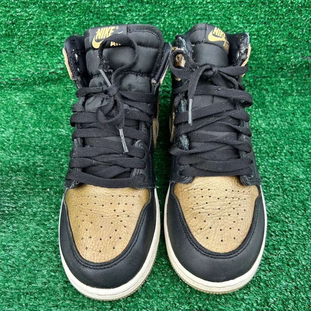 Nike Air Jordan 1 Retro High OG Gold Toe Youth 5.5 W 7 Black Gold 575441-007